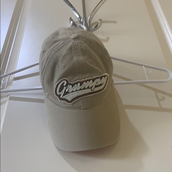 grumpy hat disney world